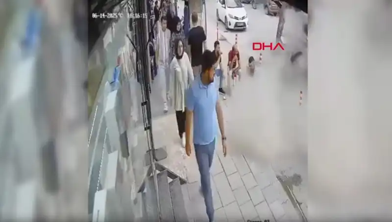 TIR Pastiğindeki Patlama, Şehirde Korku ve Kaos Yaratırken Vatandaşlar Zıpladı