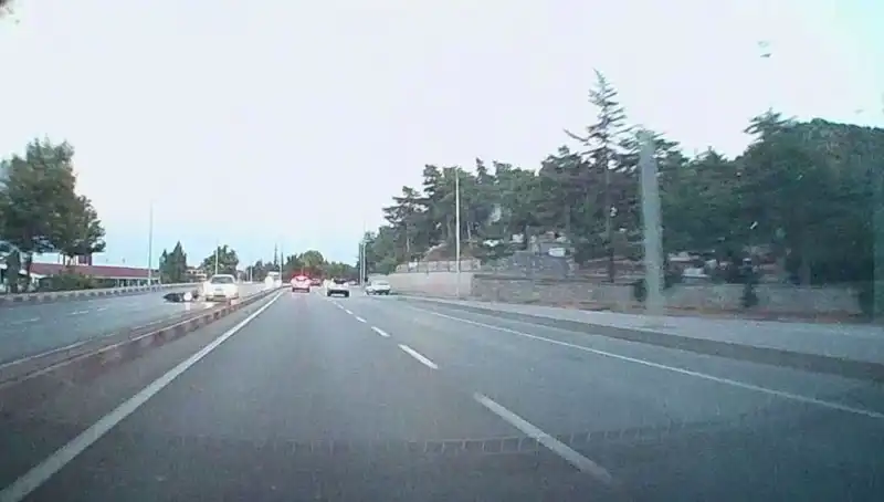 Otomobil ve Motosiklet Çarpıştı: Kaza Sonrası Hayati Tehlike Yok!
