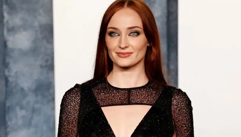 Sophie Turner’ı Kızdıran Yorumlar: Game of Thrones Yıldızı Tepkisini Gösterdi