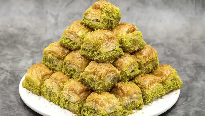 Baklavadan Bakteri Çıktı: Uzmanın Şok Eden Açıklamaları