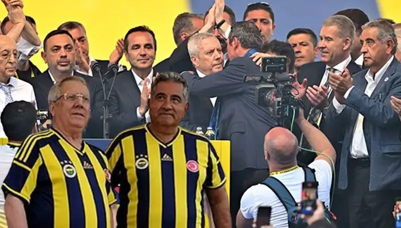 Aziz Yıldırım’ın Ekibinden Ali Koç’a İstifa Çağrısı ve Adaylık Açıklaması