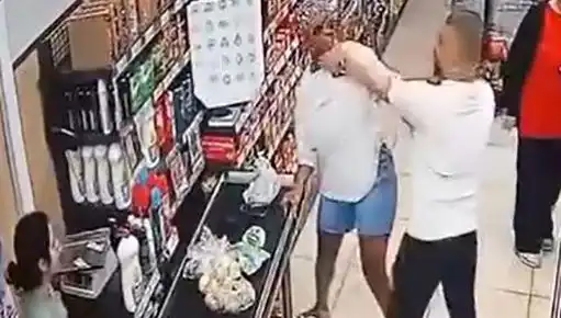 Markette Büyükanneye Şok Saldırı: Güvenlik Kameraları Her Şeyi Kaydetti
