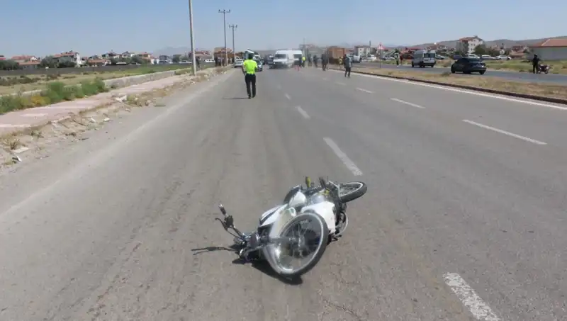 Dur İhtarı Sonrası Polise Çarpan Araç Şok Etti!