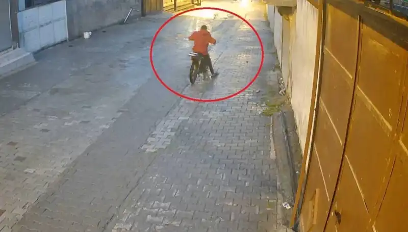 Hırsızlıkta Yeni Bir Rekor: Çaldığı Motosiklet Arızalansa da Durmadı!