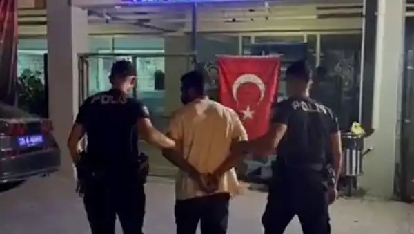 İzmir'de 18 Yıl 9 Ay Hapis Cezasıyla Aranan Firari Tutsak Yakalandı