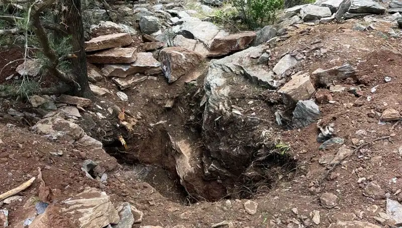 Emekli Albay ve Eski Vali Define Peşinde: Kaybolan Hazineler mi?