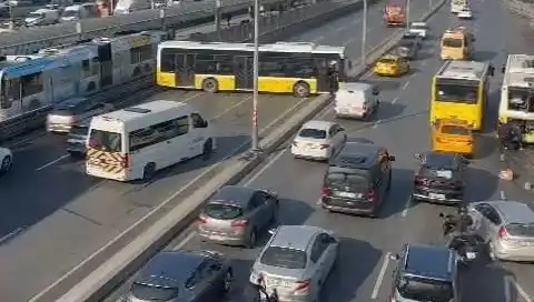 İETT Otobüsü Kazası: Trafiği Kilitleyen Çarpışmanın Ardındaki Gerçekler
