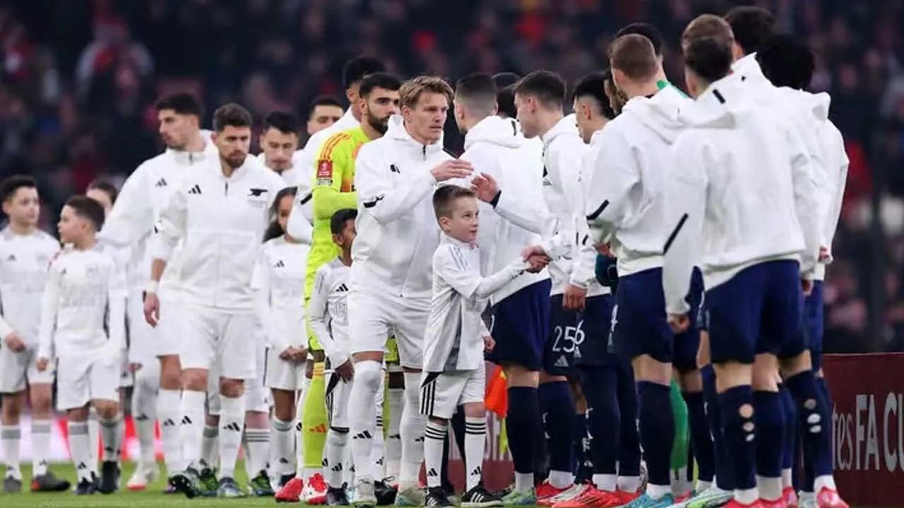 Arsenal-Manchester United Maçı: Altay Bayındır İlk 11’de Sahaya Çıkıyor