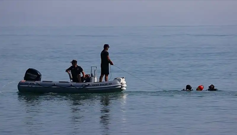 Kuşadası’nda Serinlemek İçin Denize Giren Genç Boğuldu: Olayı Gündeme Getiren Detaylar