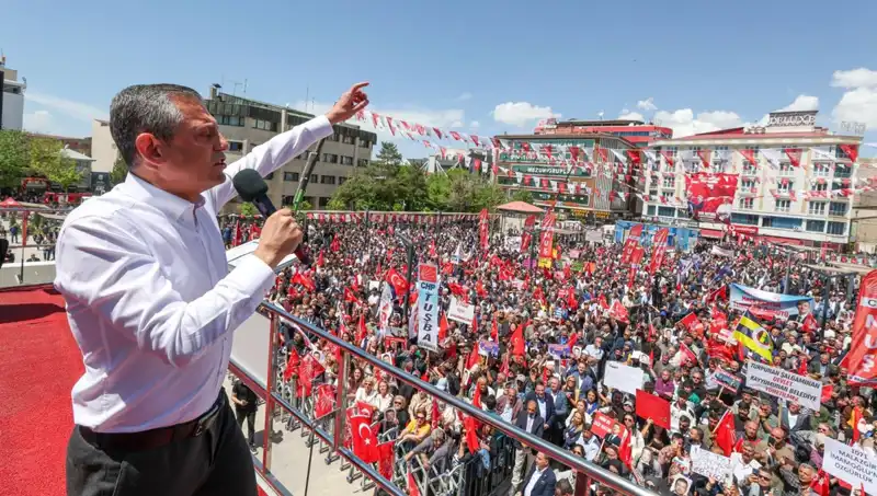 Özgür Özel’den Çarpıcı Açıklama: Örgütün Silah Bırakmasını Tam Destekliyoruz!