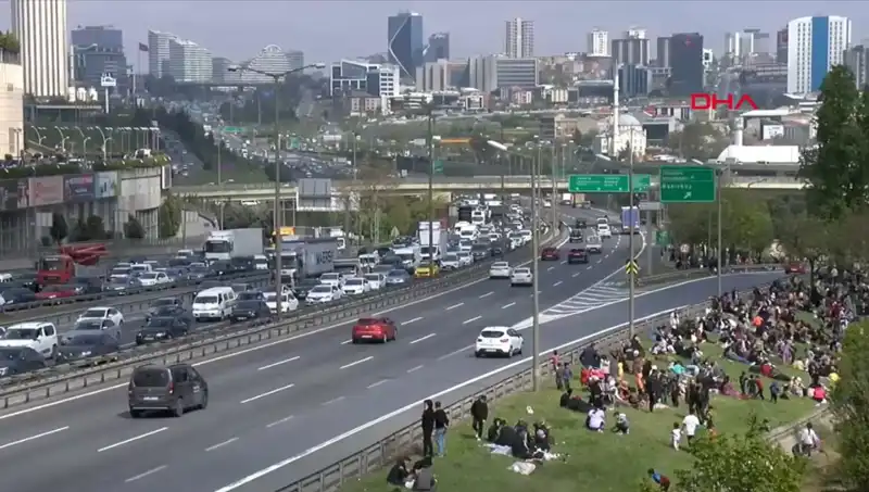 Deprem Sonrası Şehirde Trafik Yoğunluğu Yüzde 56 Arttı: Analiz ve Etkileri