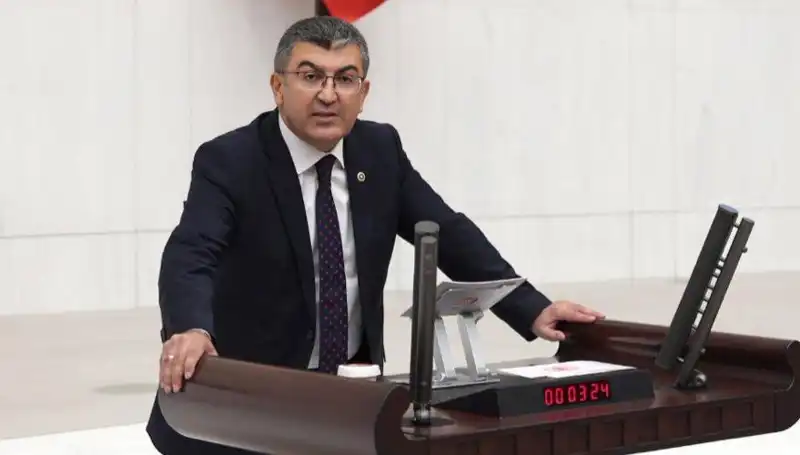 Hasan Ekici, Gelecek Partisi'nden İstifa Etti! Siyasi Gelişmeler Ne Yönde?