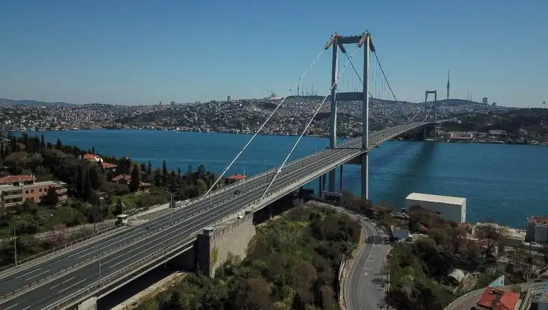 İstanbul'daki Deprem: Bakan Uraloğlu'ndan Köprü ve Tünellerle İlgili Açıklama