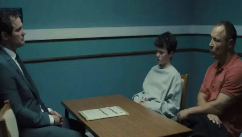 Adolescence Dizisi Gerçek Bir Hikayeden Mi Uyarlandı? İzleyiciler Merak İçinde!