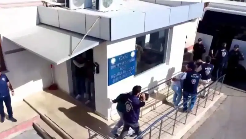 Türkiye Genelinde Dolandırıcılık Şebekesine Büyük Darbe: 13 Gözaltı