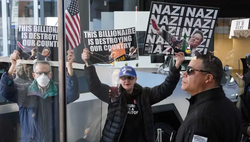 Elon Musk’a Protesto: Trump Yönetimindeki Rolü Sorgulanıyor