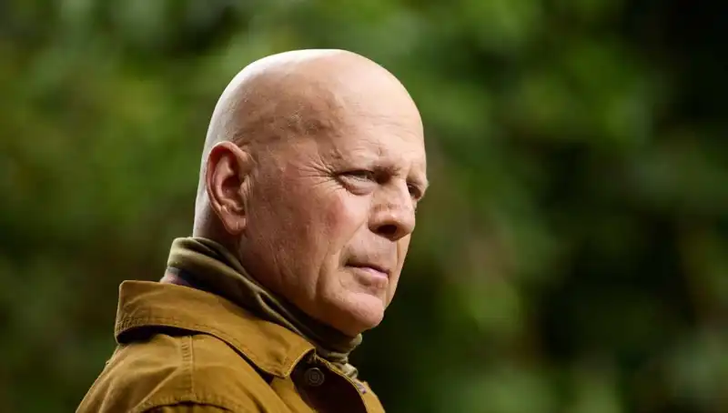 Bruce Willis'in Afazi Hastalığı: Belirtileri ve Etkileri Üzerine Derinlemesine İnceleme