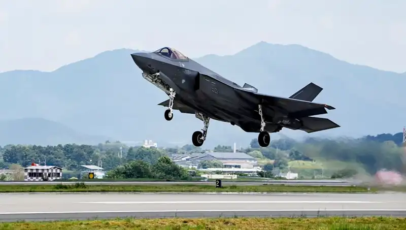 Hindistan'ın F-35 Teklifini Reddetmesi: Hisse Senedi Piyasalarını Nasıl Etkiler?