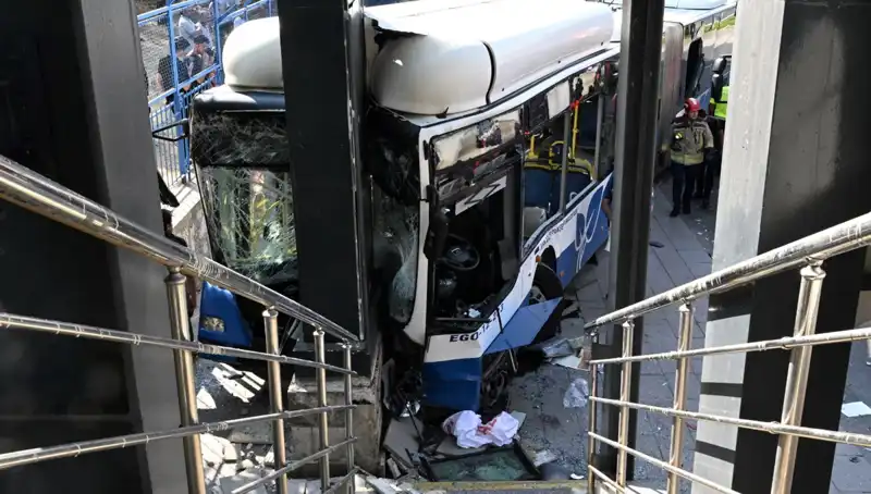 Ankara'da Belediye Otobüsü Devrildi: 27 Yaralıdan Biri Ağır