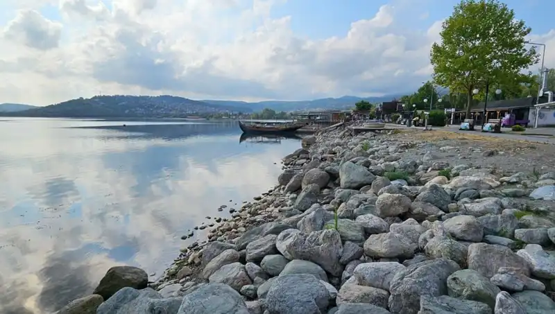 Sapanca Gölü'nde Su Seviyesi Düşüşü: Nedenleri ve Etkileri İnceleniyor