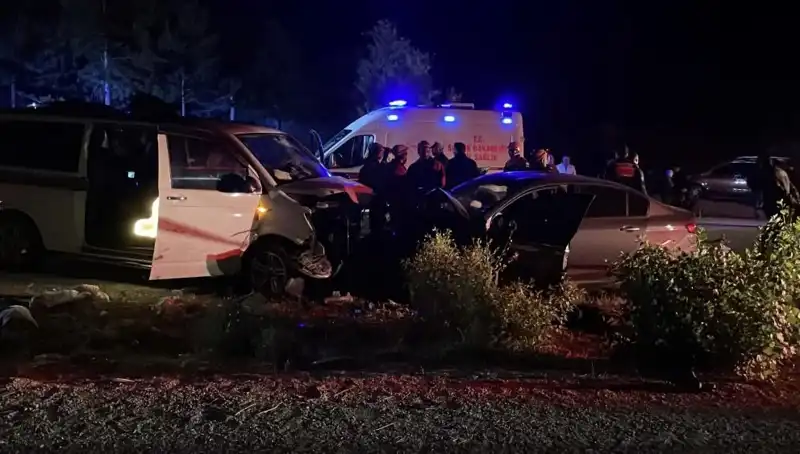Ters Yön Faciası: Kafa Kafa Çarpışma Sonucu Can Kayıpları Yaşandı