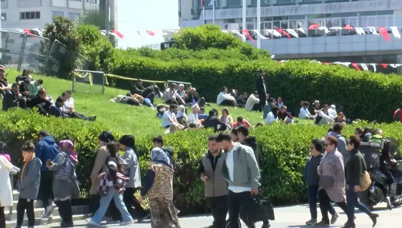 Taksim'de Deprem Yoğunluğu: Son Gelişmeler ve Hisse Senedi Piyasası Üzerindeki Etkileri
