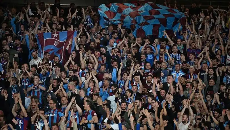 Trabzonspor-Galatasaray Maçının Biletleri Yoğun İlgiyle Satışta