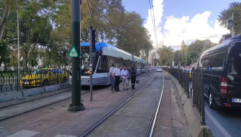 Beyoğlu'nda Tramvayın Yayaya Çarpma Olayı Detaylarıyla Ortaya Çıktı