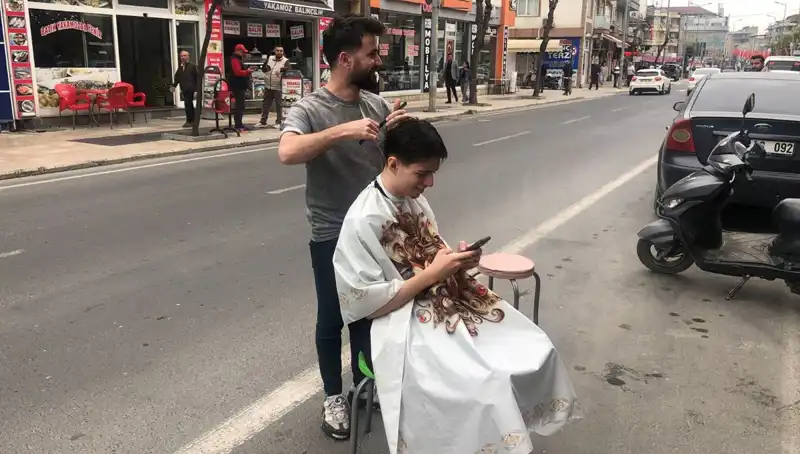 Deprem Anında Yarım Kalan Tıraşın Ardından Başka Bir Başarı Hikayesi